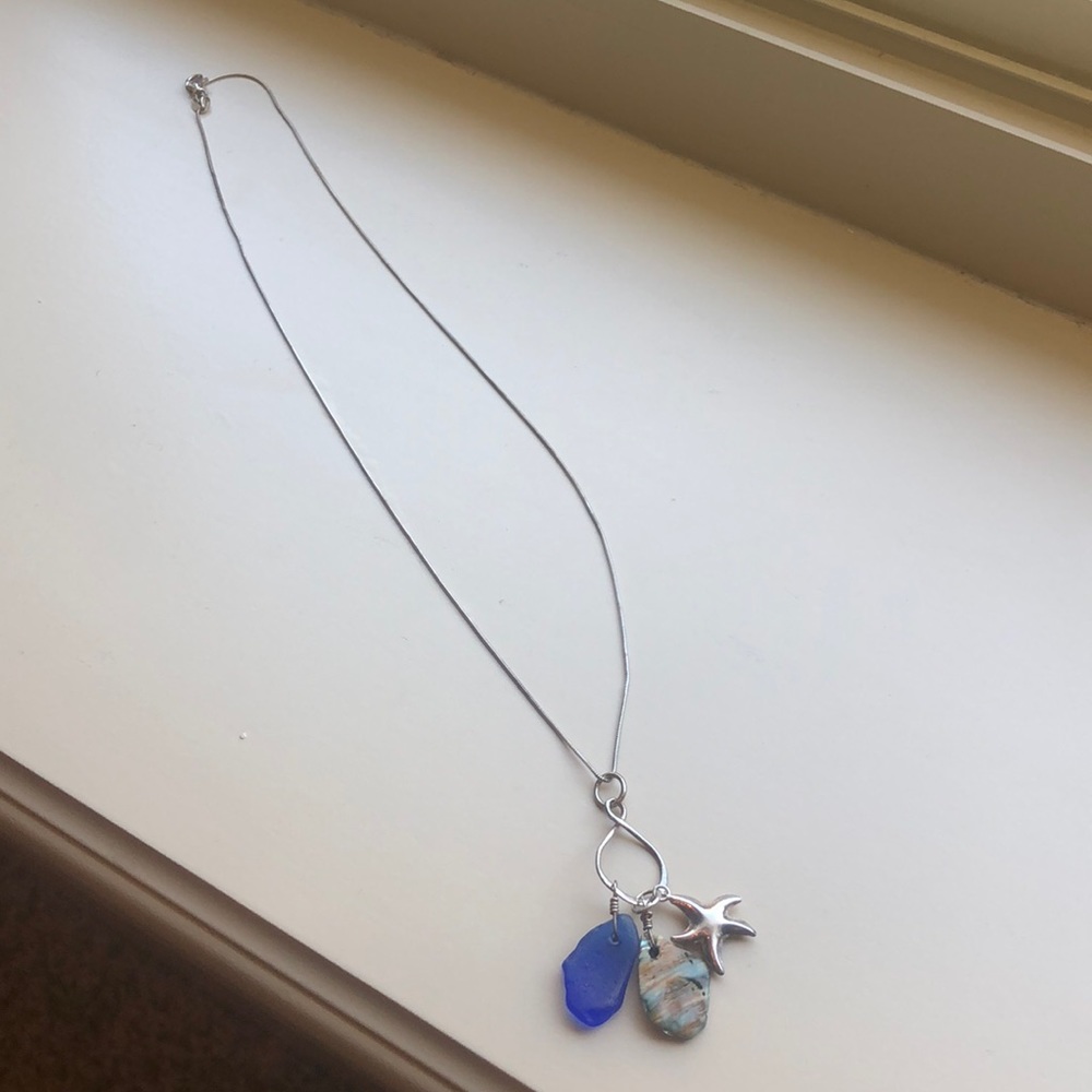 Seaglass starfish sterling silver necklace - Picture 2 of 5